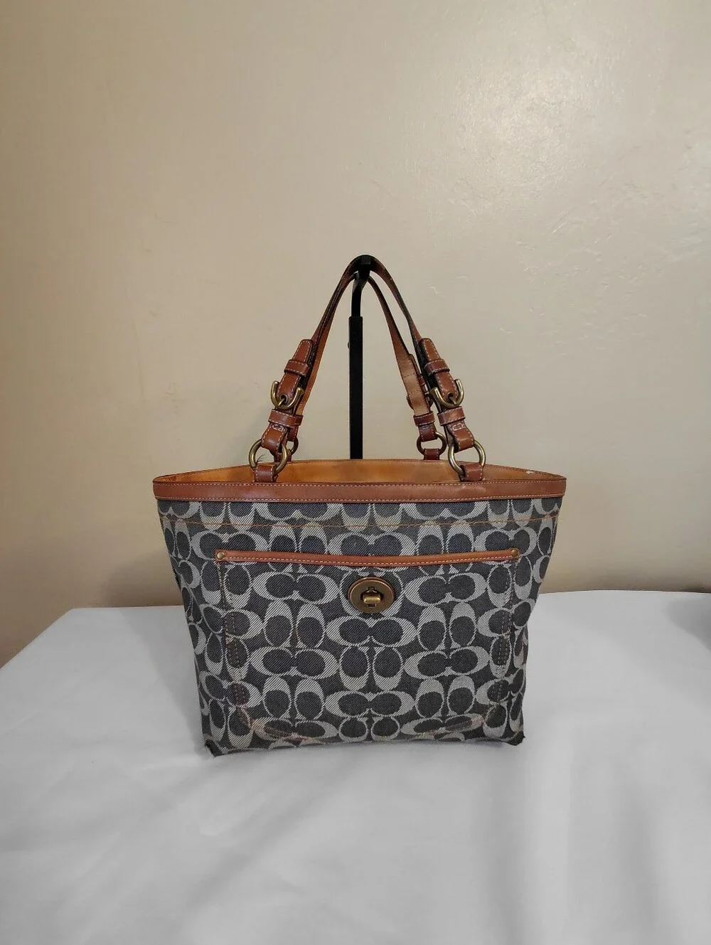 Coach Vintage Denim Signature Turnlock Tote Bag, Style # 7045 - Picture 14 of 14